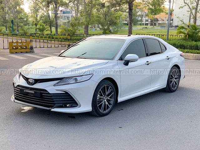 Cho thuê xe Camry 4 chỗ