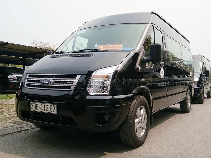 Cho thuê xe 16 chỗ Ford Transit trắng