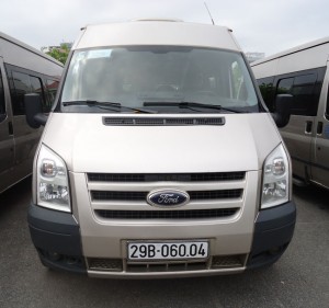 Cho thuê xe cưới Ford Transit 16 chỗ giá rẻ