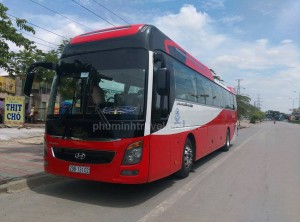 Cho thuê xe cưới Hyundai Universe 45 chỗ